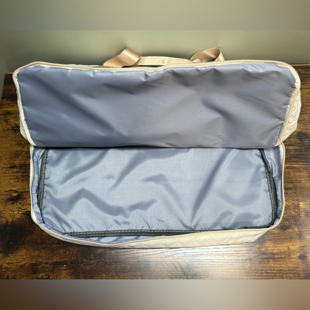 Zuomanni Quilted Cream and Tan Travel Bag - Picture 3 of 7